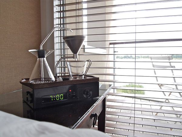 Barisieur coffee maker and alarm clock by Joshua Renouf_4